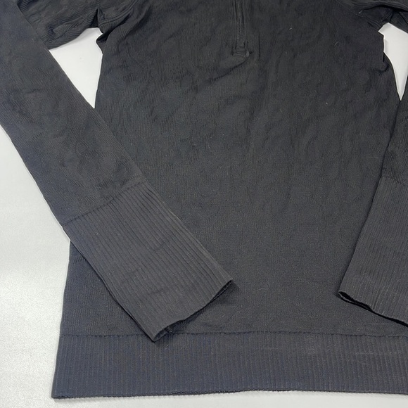 Lululemon Women's Black Long Sleeve 1/4 Zip Mock Neck Pullover Top Size 4? - Picture 3 of 8